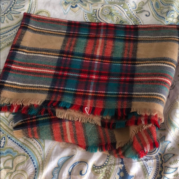 Merona Accessories - Merona plaid winter scarf